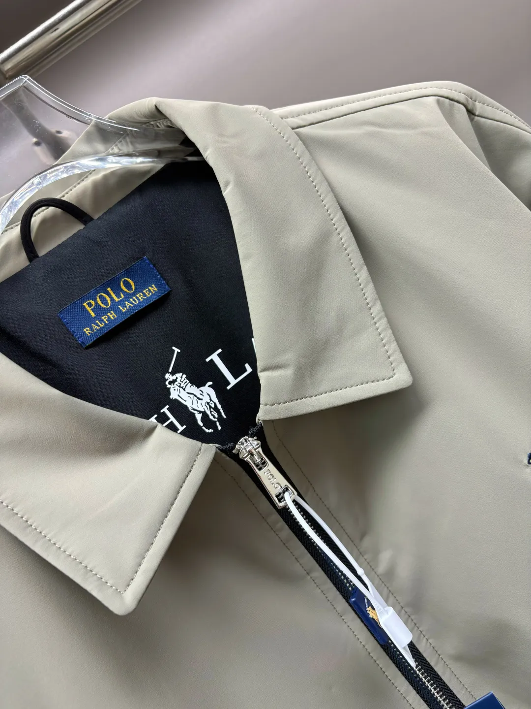 P560 POLO Ralph Lauren's new embroidered thin cotton jacket Original fabric Original accessories Official same model Made of imported polyester fabric, customized vat-dyed fabric Very comfortable and smooth to the touch Very wide and stylish, Will not deform after long-term wear Produced by a first-line brand OEM factory Imported Behringer embroidery machine Full and textured embroidery The latest autumn and winter style Fashionable and individual Super versatile and good-looking one Very suitable for both men and women A must-have for everyone Color: Black Royal blue khaki Size: L-4XL